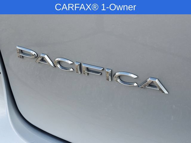Used 2023 Chrysler Pacifica Touring-L FWD image 33