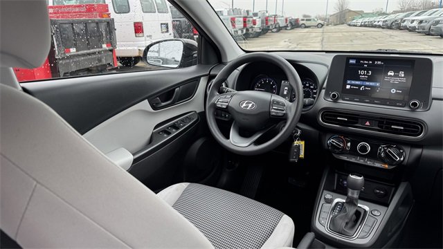 Used 2023 Hyundai Kona SE image 15