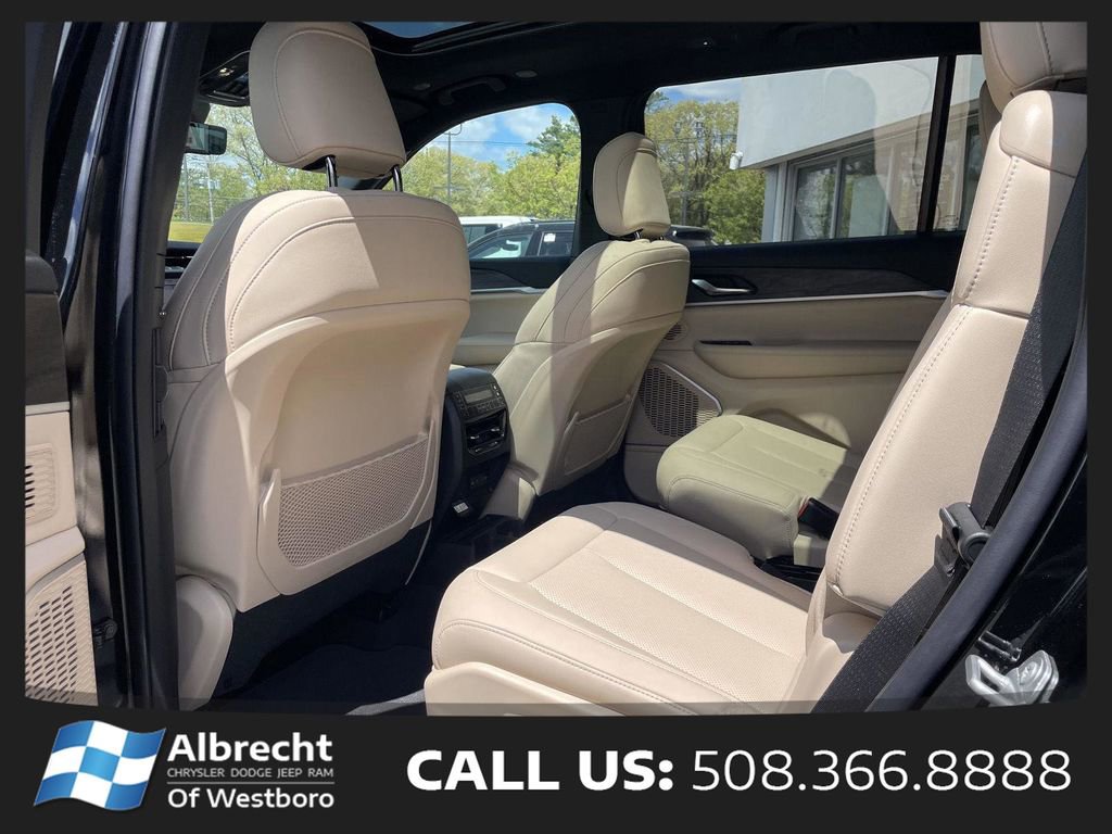 New 2026 Jeep Grand Cherokee L Limited AWD/4WD image 11