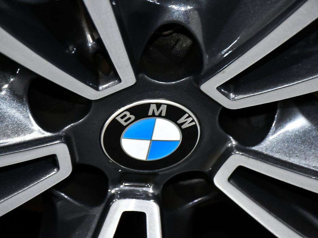 Used 2022 BMW 740i xDrive w/ M Sport Package AWD/4WD image 93
