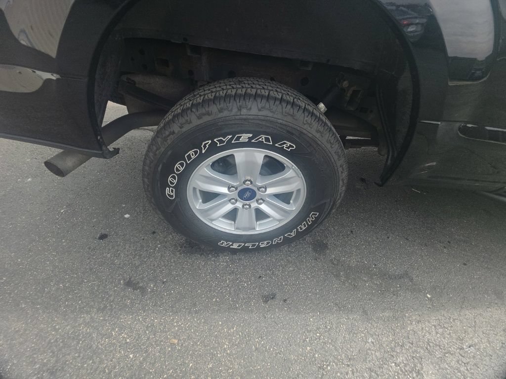 Used 2018 Ford F150 XL w/ Equipment Group 101A Mid AWD/4WD image 11