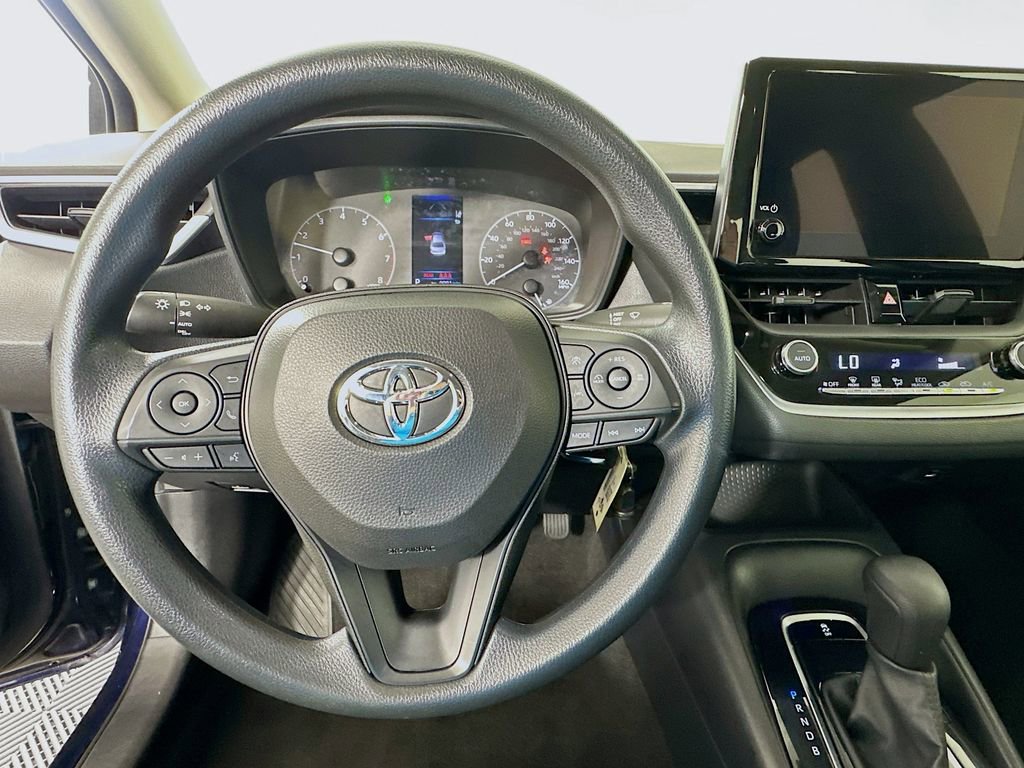 Used 2023 Toyota Corolla LE image 11
