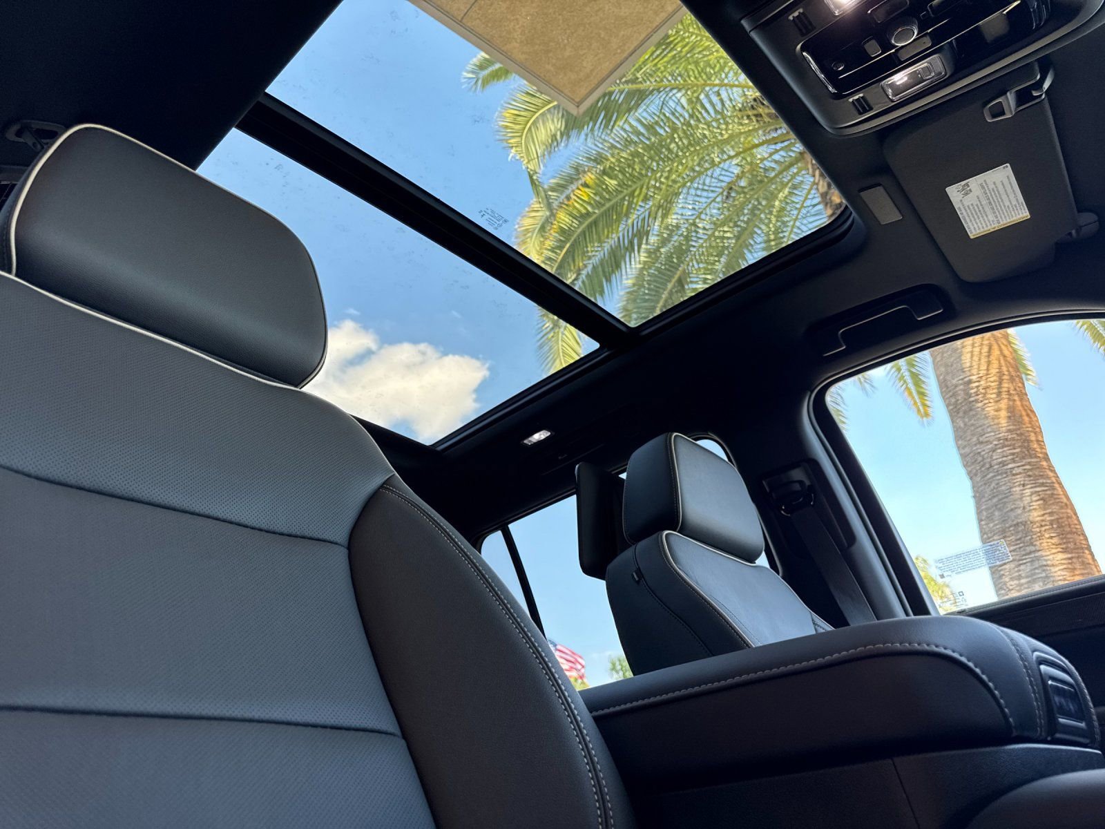 New 2026 GMC Yukon XL Elevation w/ Elevation Premium Package AWD/4WD image 19