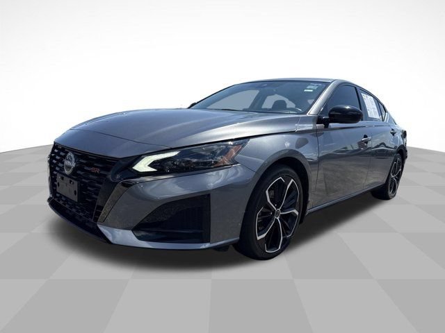 Used 2023 Nissan Altima 2.5 SR w/ SR Premium Package