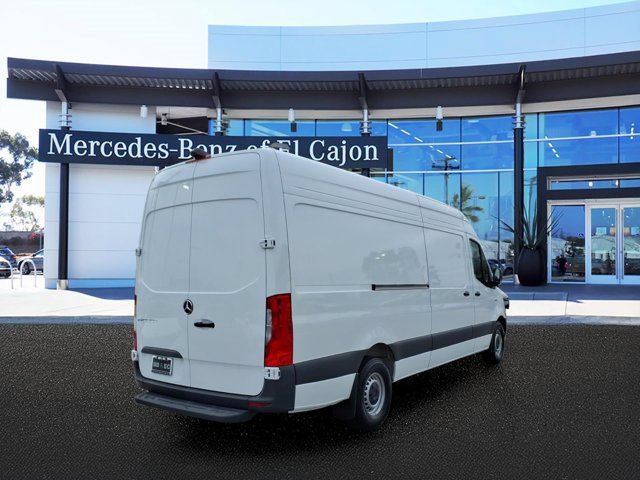 New 2025 Mercedes-Benz eSprinter 170 Cargo image 3