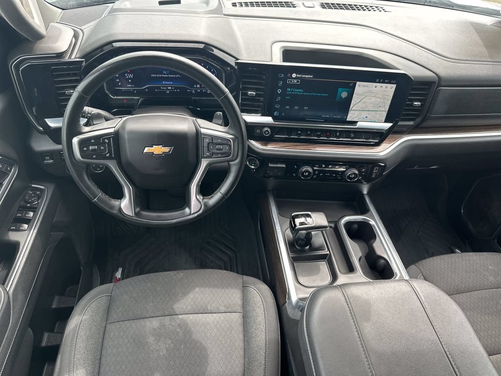 Used 2025 Chevrolet Silverado 1500 LT AWD/4WD image 13
