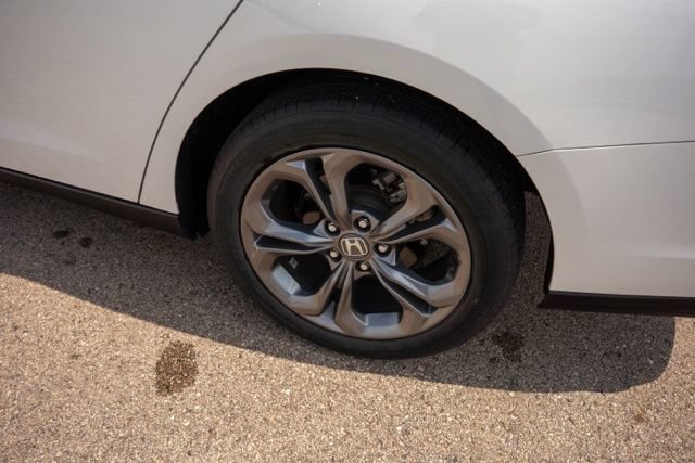 Used 2023 Honda Accord EX image 11