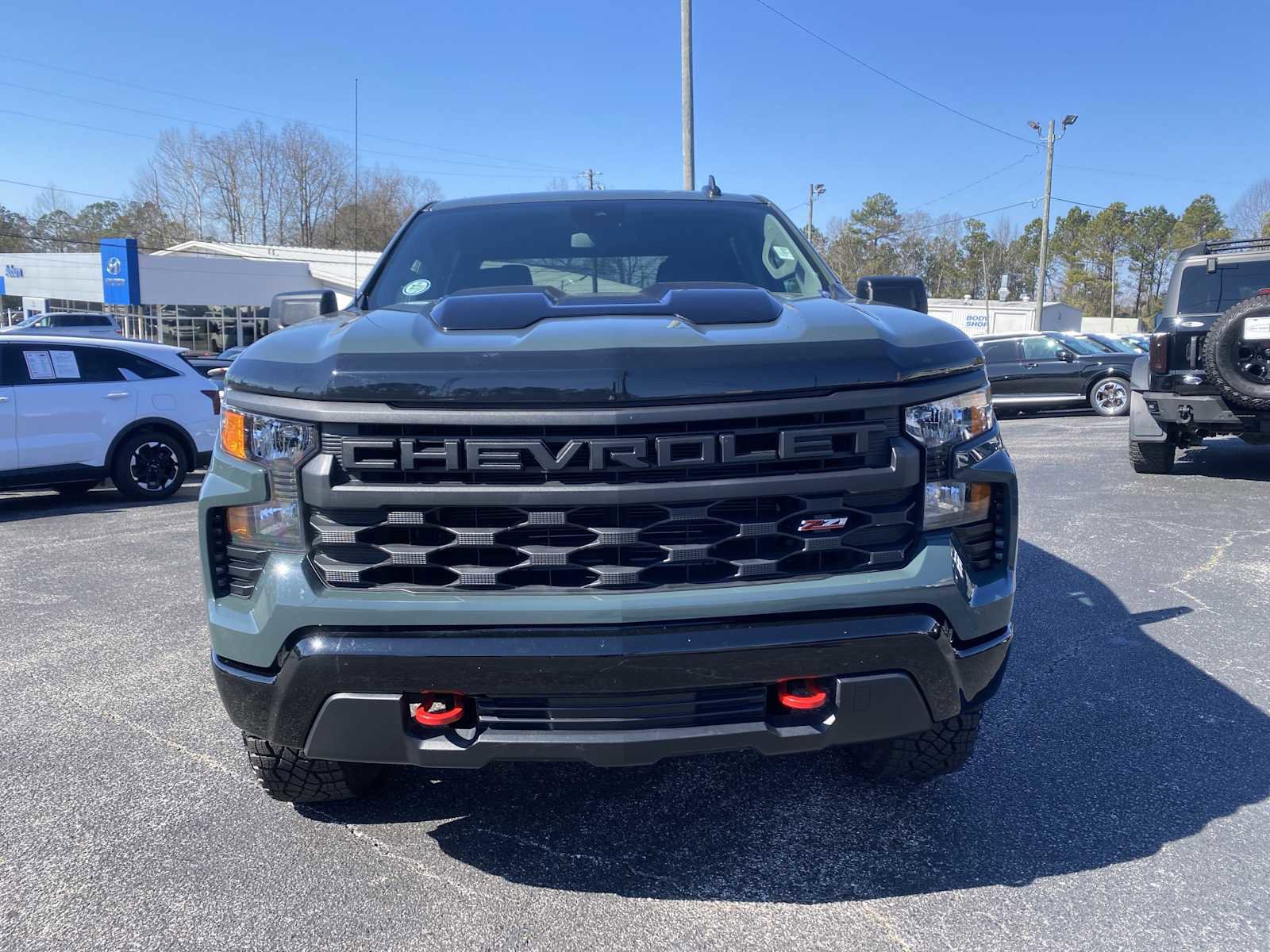 Used 2025 Chevrolet Silverado 1500 Custom Trail Boss AWD/4WD image 5