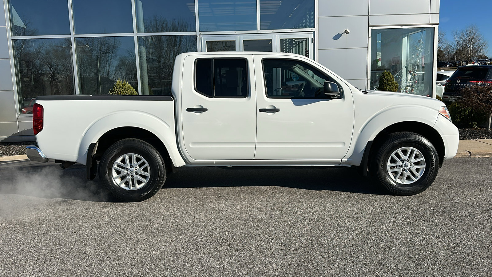 Certified 2019 Nissan Frontier SV image 28
