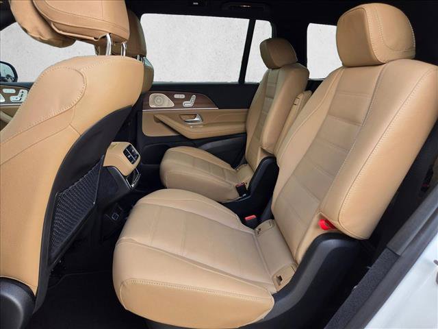 Used 2025 Mercedes-Benz GLS 450 4MATIC image 20