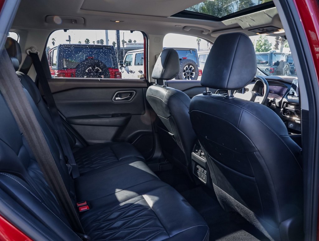 Used 2023 Nissan Rogue Platinum w/ Platinum Premium Package image 23