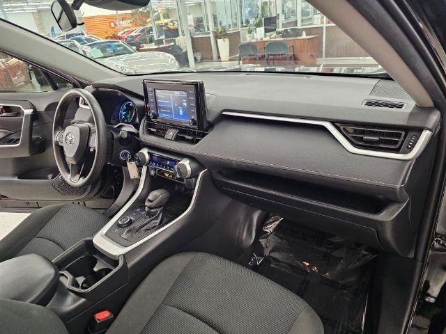Used 2021 Toyota RAV4 LE AWD/4WD image 8