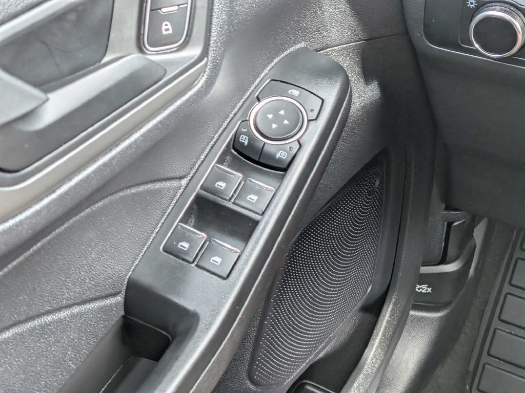 Used 2025 Ford Escape Active AWD/4WD image 18