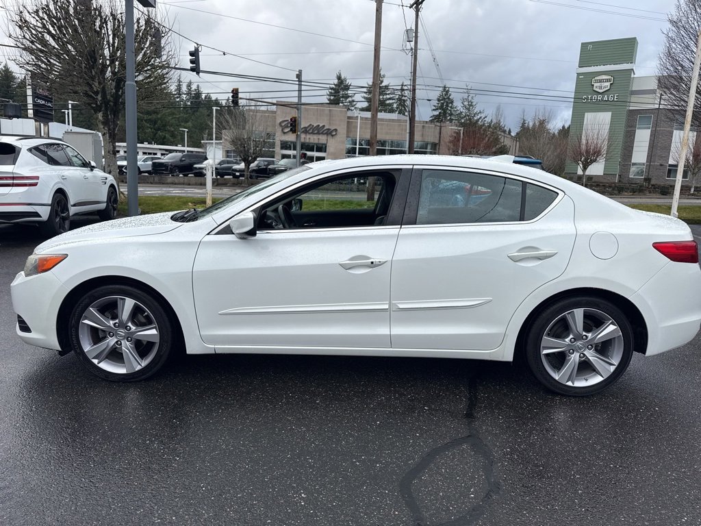 Used 2013 Acura ILX w/ Technology Package image 4
