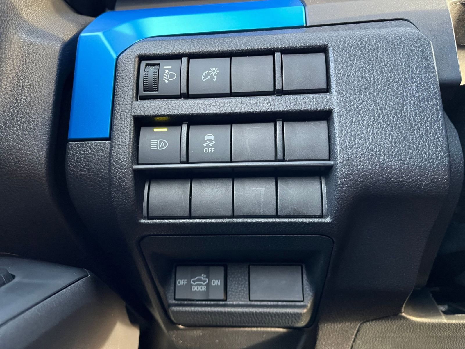 Used 2025 Toyota Tacoma TRD Off-Road image 21