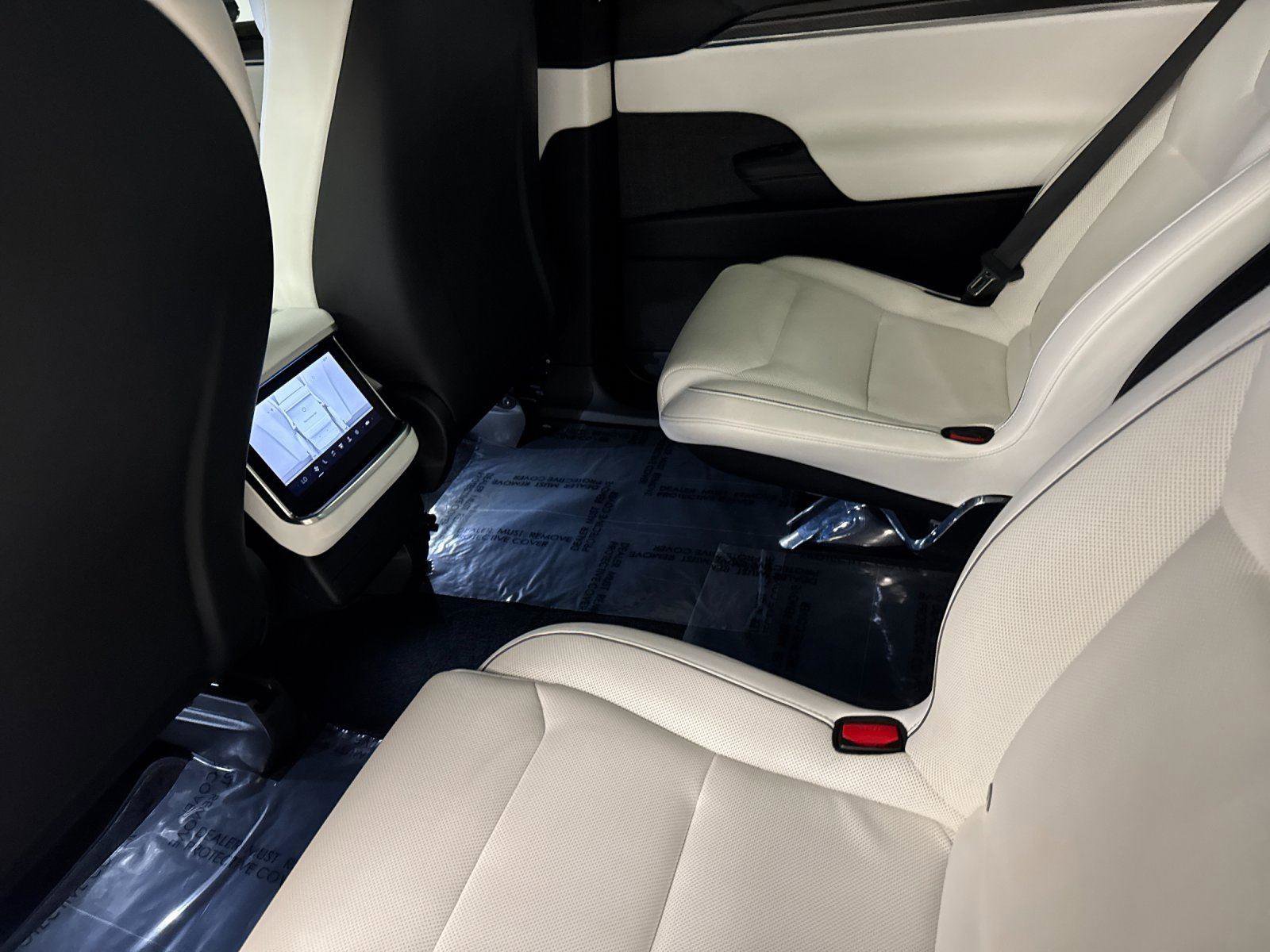 Used 2022 Tesla Model X Plaid image 11