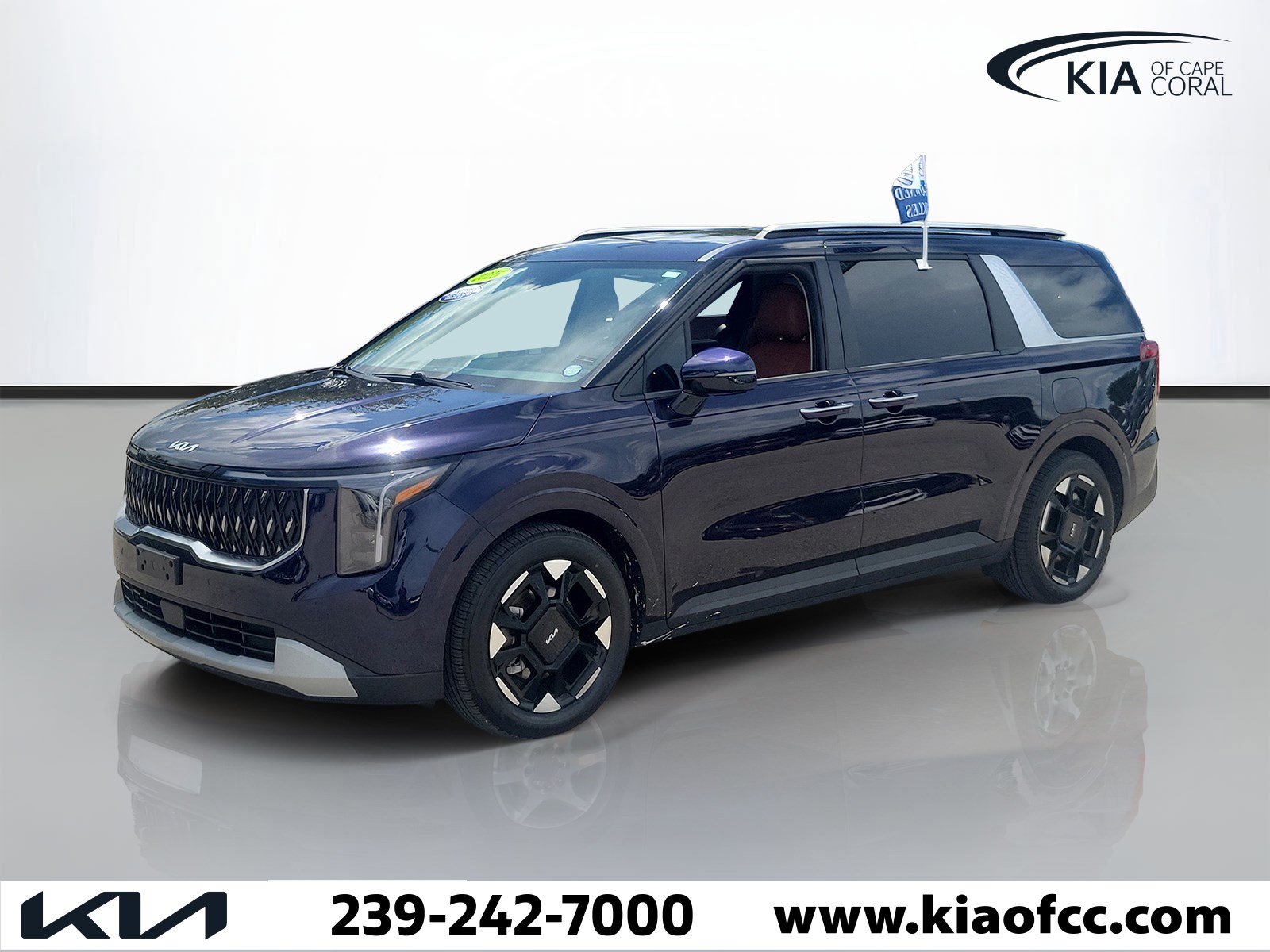 Certified 2025 Kia Carnival EX FWD image 3