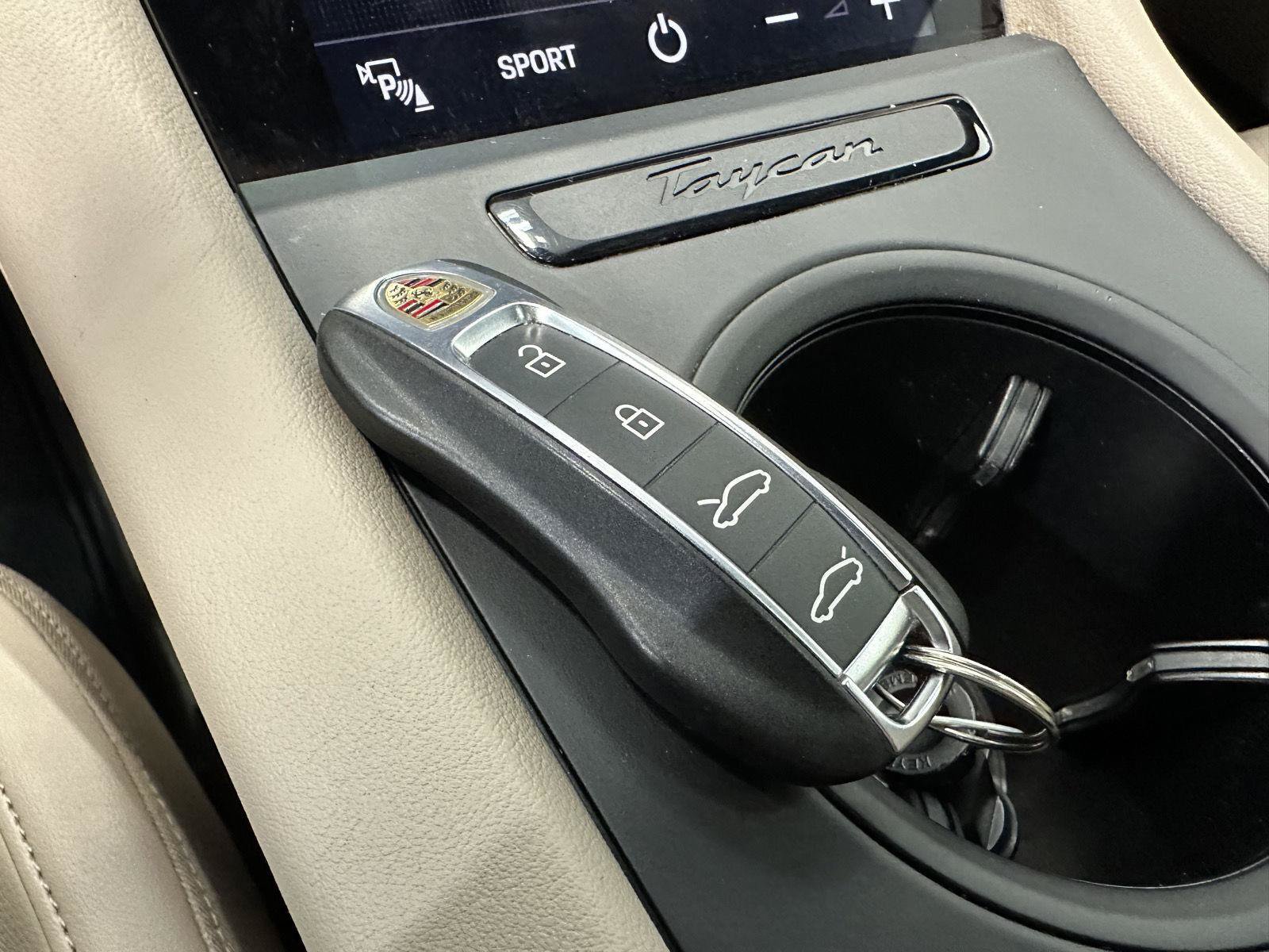 Used 2021 Porsche Taycan RWD image 41