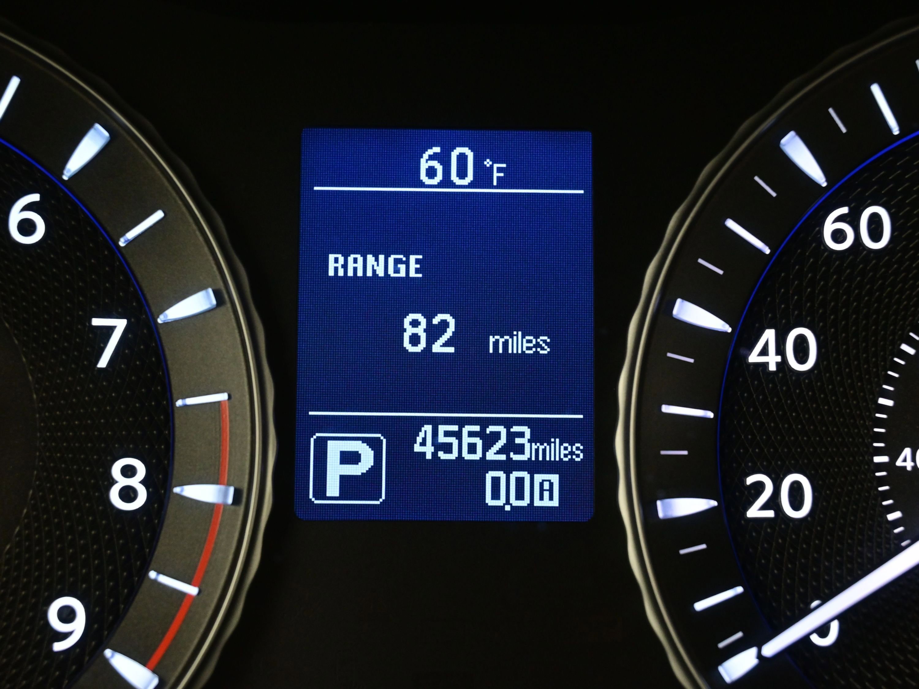 Used 2018 INFINITI Q70 Luxe image 28