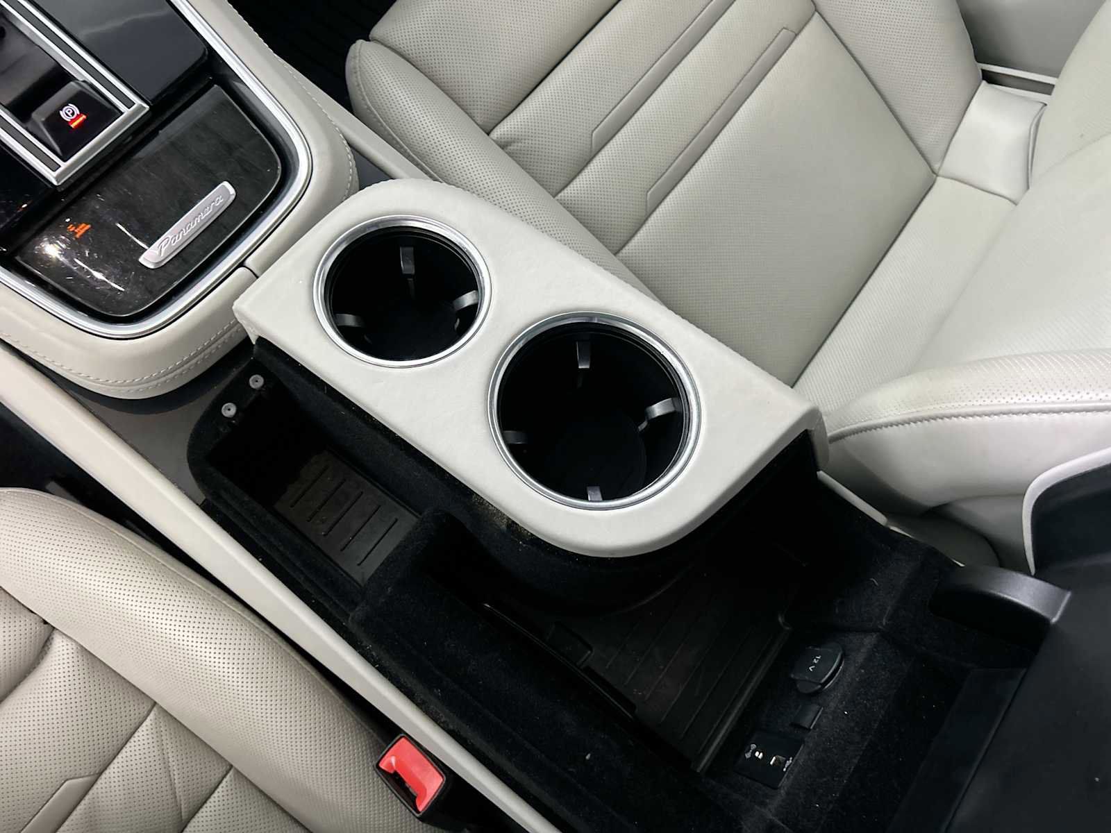 Used 2018 Porsche Panamera 4 Executive image 23