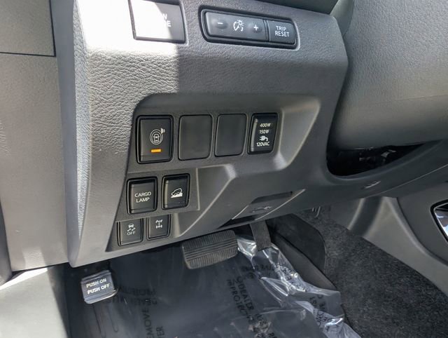 Used 2022 Nissan Frontier PRO-4X w/ Pro-4X Premium Package AWD/4WD image 16