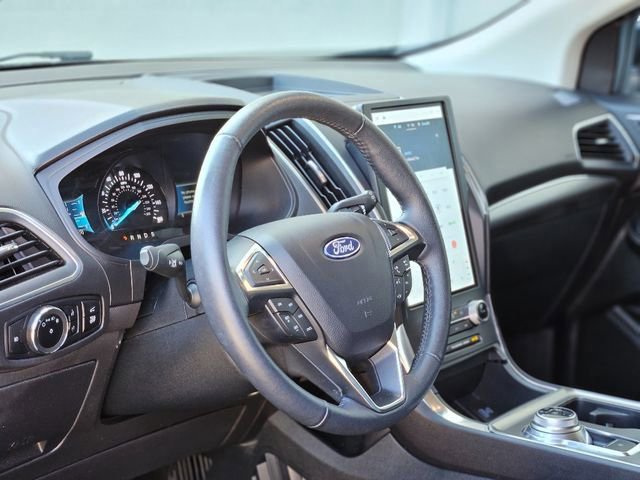 Used 2024 Ford Edge Titanium image 12