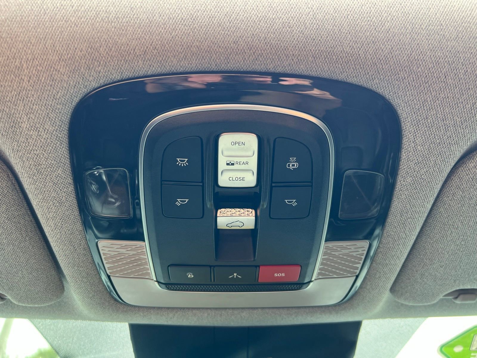 Used 2022 Hyundai Palisade Limited w/ Cargo Package image 32