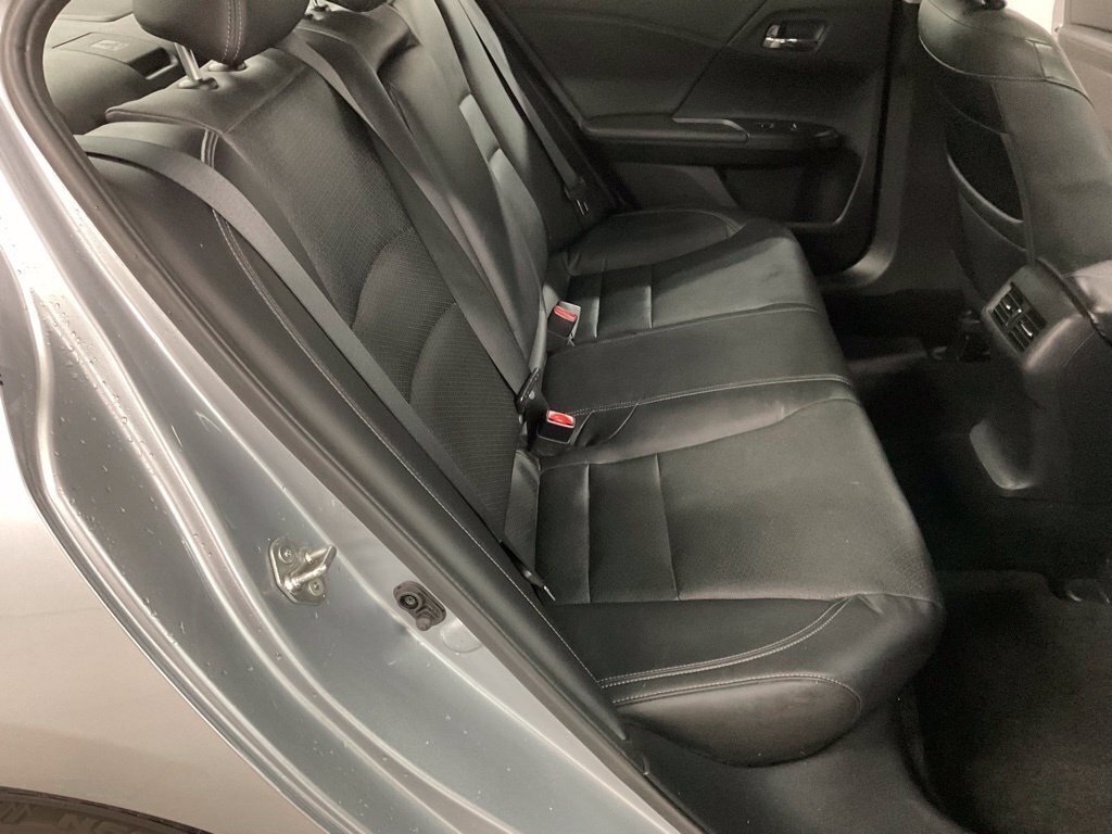 Used 2017 Honda Accord Touring image 36