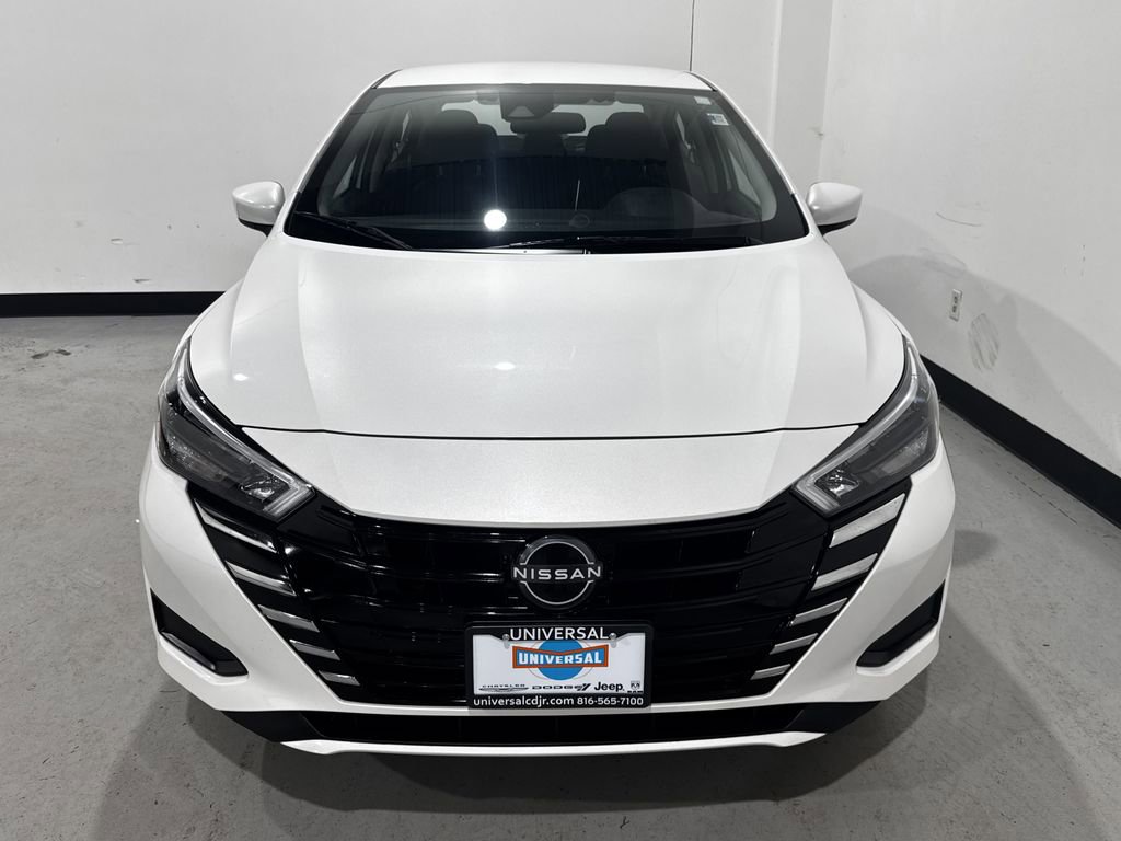 Used 2025 Nissan Versa SV w/ Trunk Package image 10