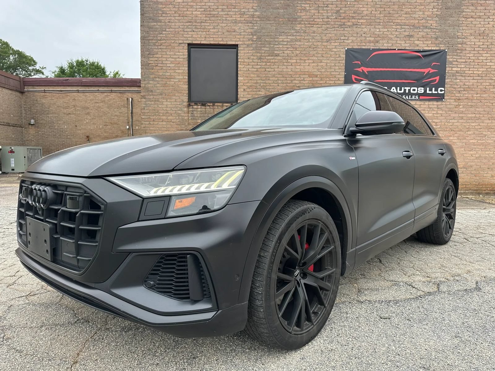 Used 2019 Audi Q8 Prestige w/ Luxury Package AWD/4WD image 2