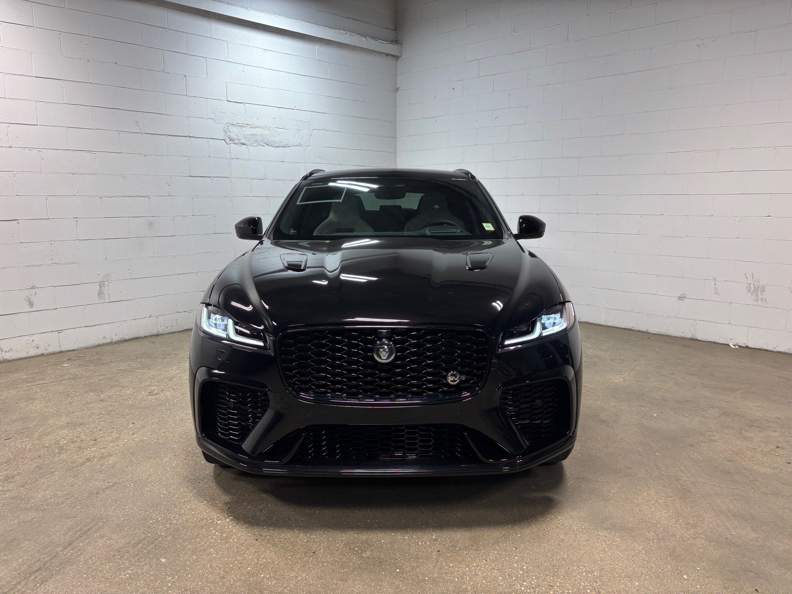 New 2026 Jaguar F-PACE SVR 575 Edition AWD/4WD image 3