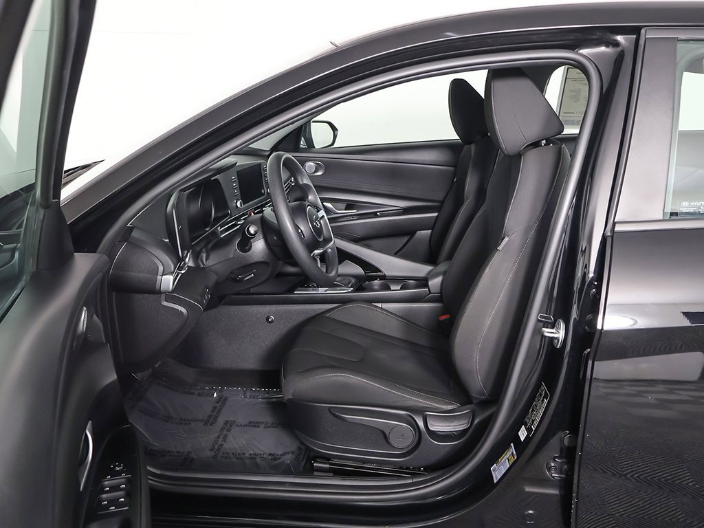 Used 2023 Hyundai Elantra Blue w/ Winter Weather Package image 28