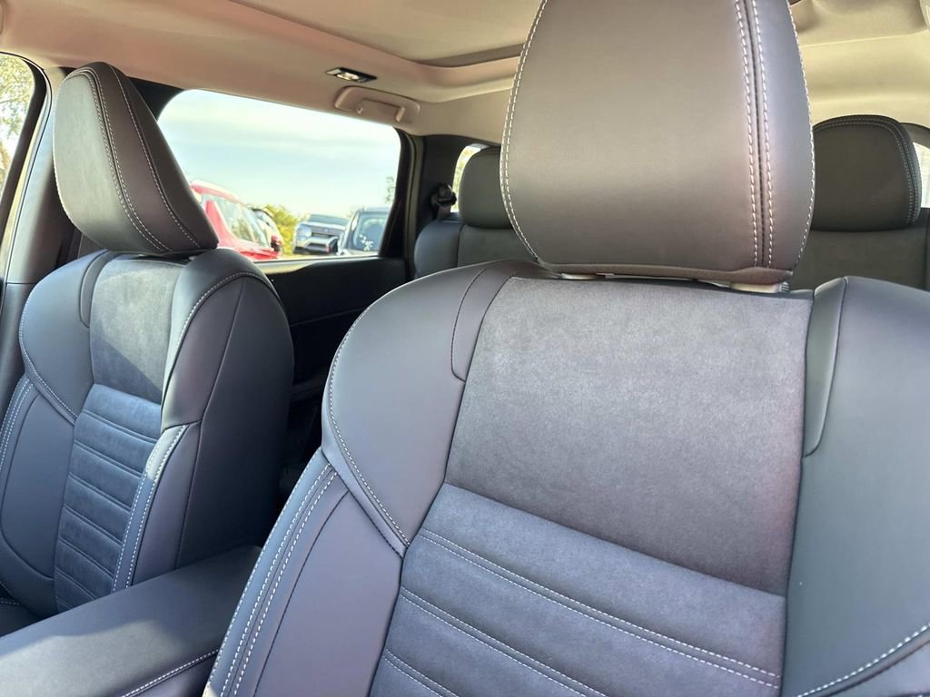 New 2026 Mitsubishi Outlander SEL image 22