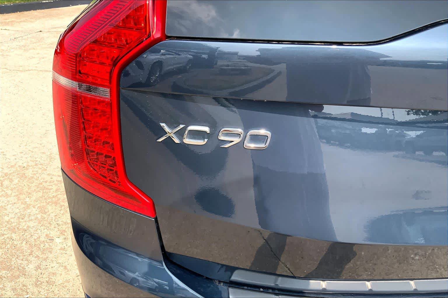 Used 2022 Volvo XC90 T6 Momentum w/ Advanced Package AWD/4WD image 30