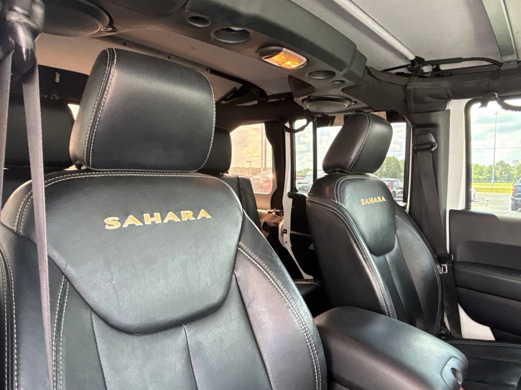 Used 2013 Jeep Wrangler Unlimited Sahara w/ Connectivity Group AWD/4WD image 18