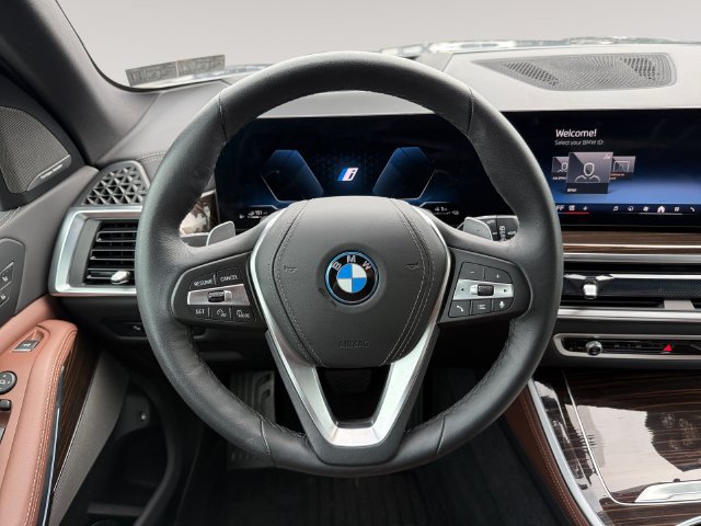 Certified 2026 BMW X5 xDrive50e w/ Climate Comfort Package AWD/4WD image 12