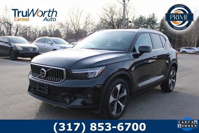 Used 2025 Volvo XC40 B5 Plus image 1