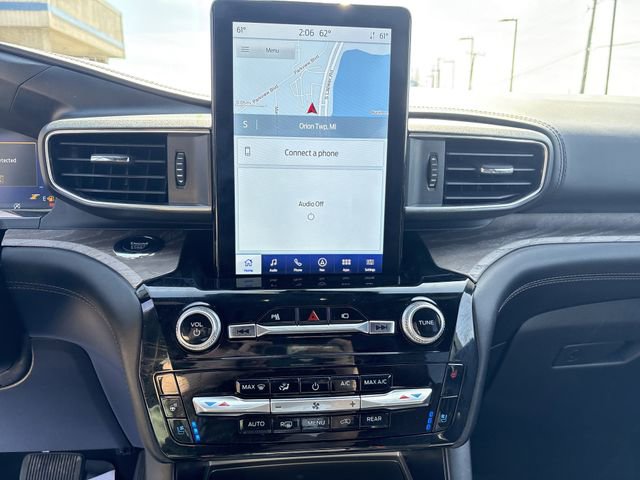 Certified 2022 Ford Explorer Platinum w/ Equipment Group 601A image 32