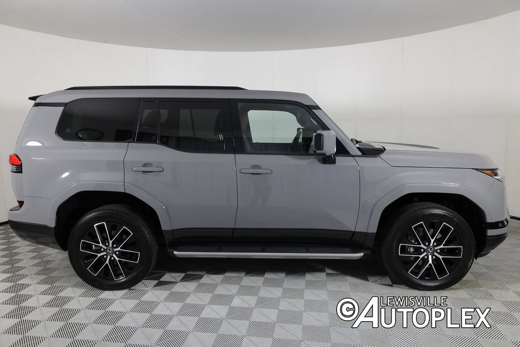 Used 2025 Lexus GX 550 w/ Accessory Package (2T) AWD/4WD image 4