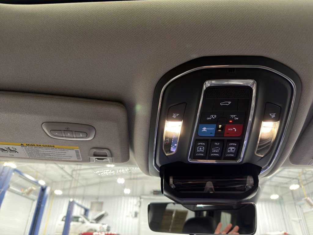 Used 2023 Jeep Grand Cherokee L Limited w/ Luxury Tech Group II image 30