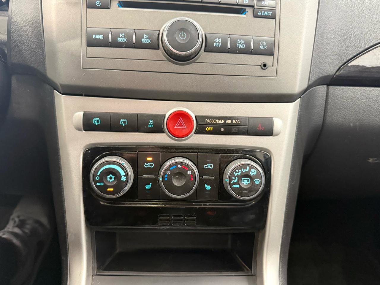 Used 2013 Chevrolet Captiva Sport LTZ FWD image 35