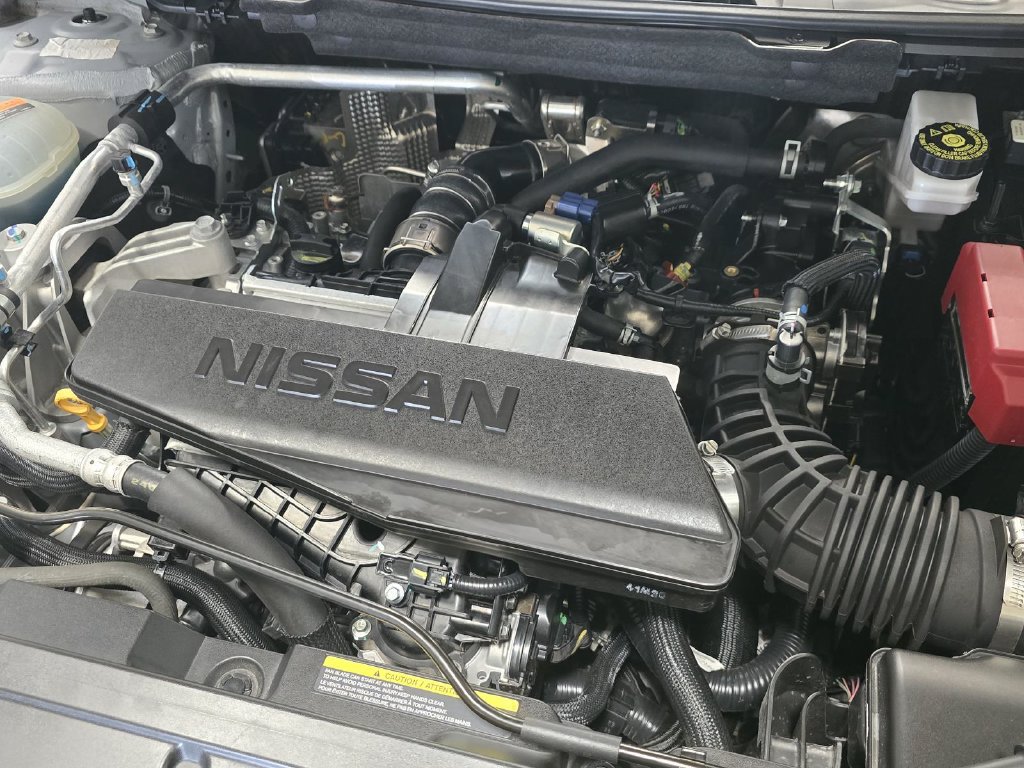 Used 2025 Nissan Rogue S FWD image 7
