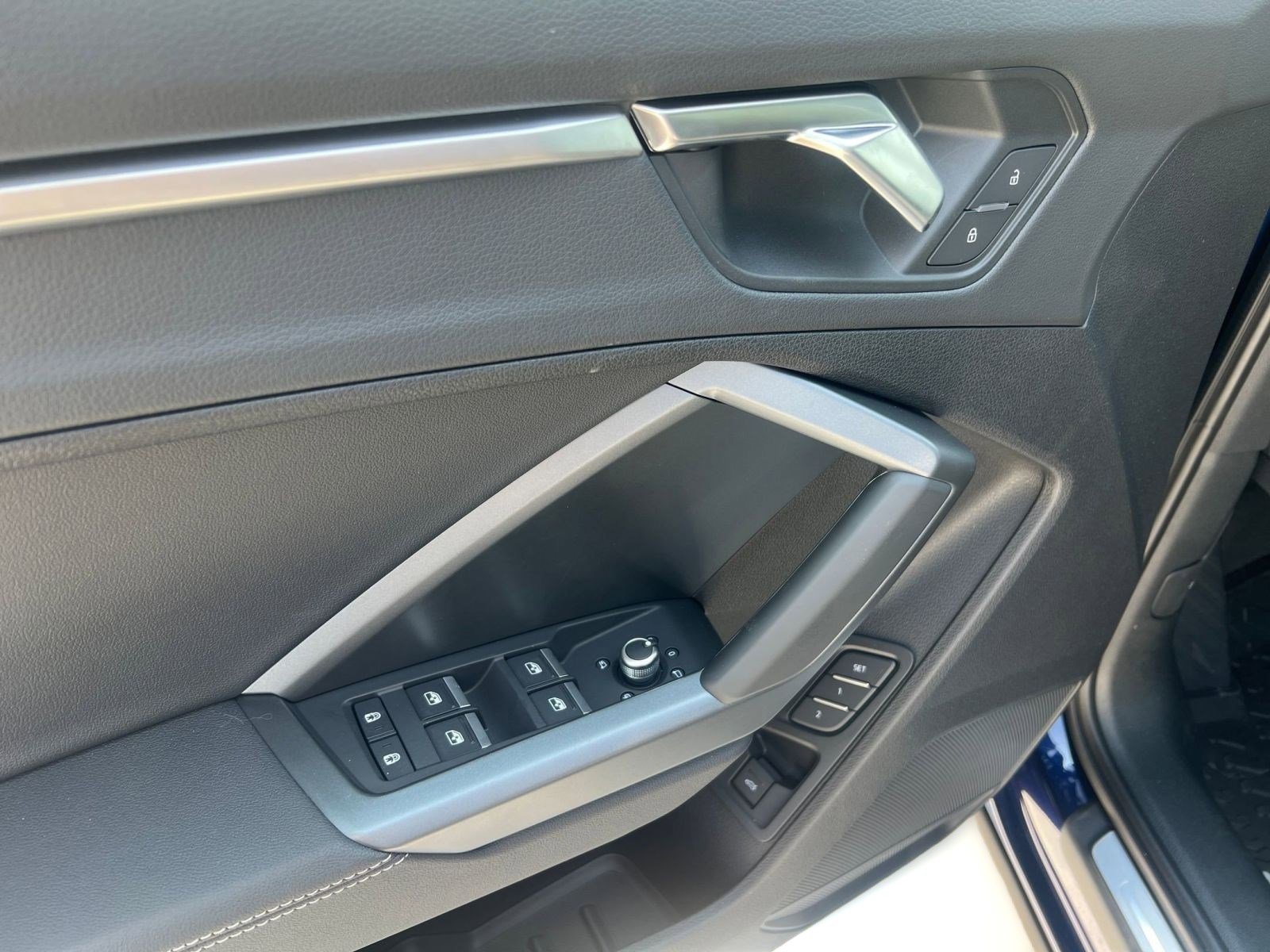 New 2025 Audi Q3 2.0T Premium image 12