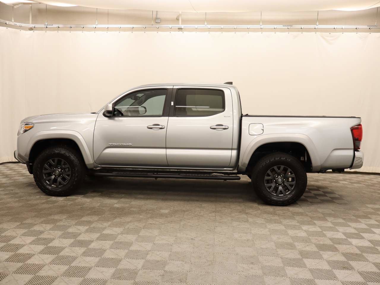 Used 2022 Toyota Tacoma SR5 image 2
