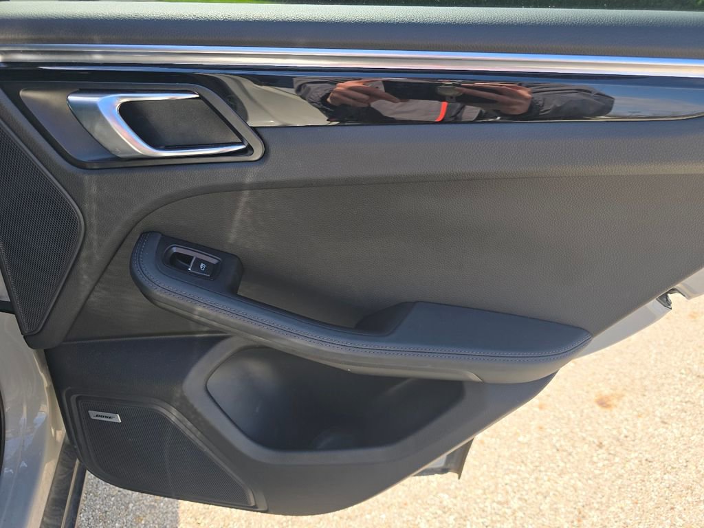 Used 2021 Porsche Macan AWD/4WD image 21