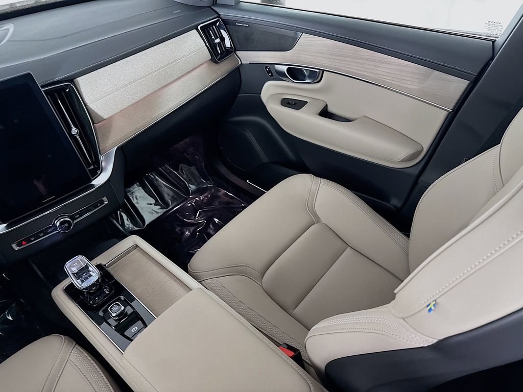 Certified 2026 Volvo XC90 B6 Plus w/ Protection Package Premier image 25