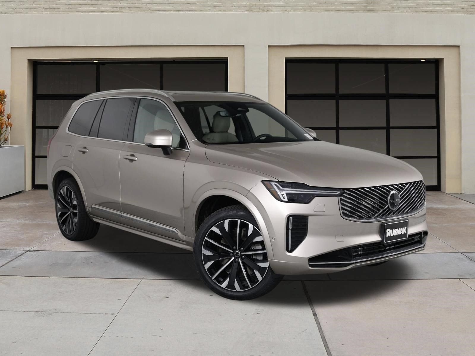 New 2026 Volvo XC90 T8 Plus w/ Protection Package Premier AWD/4WD image 19