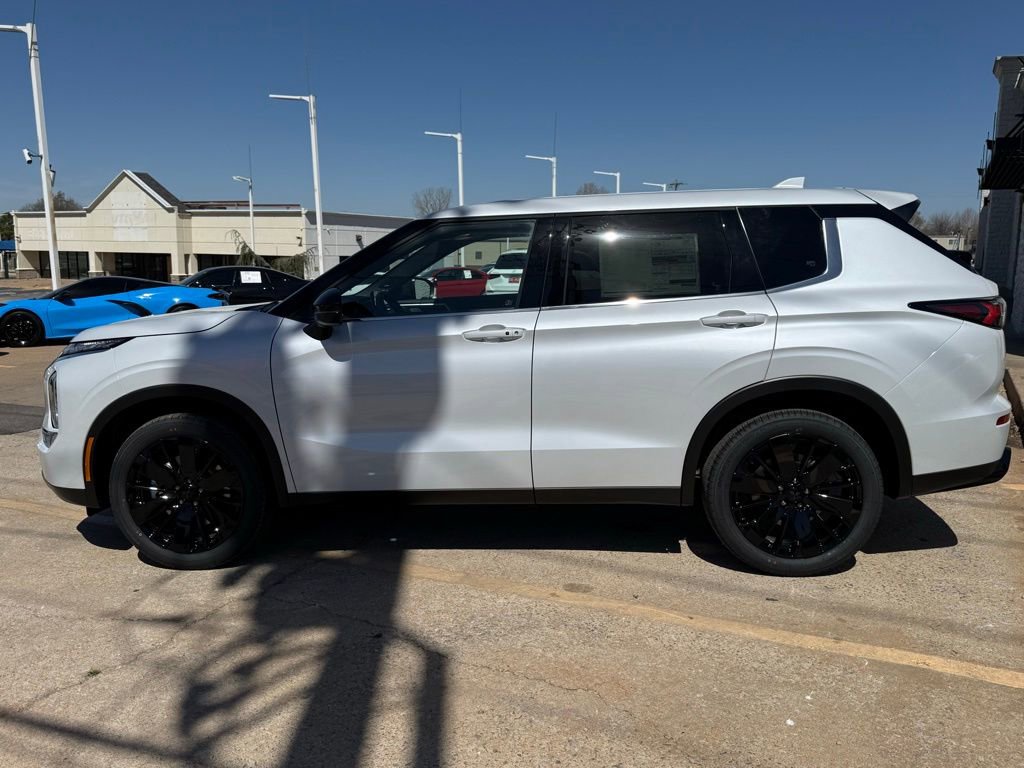 New 2026 Mitsubishi Outlander LE image 7