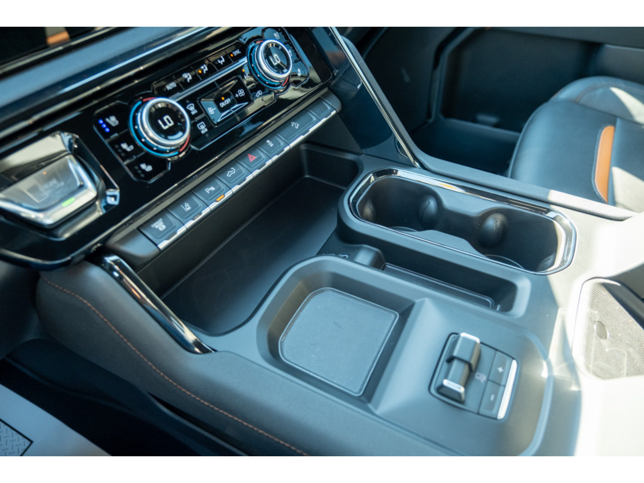 New 2026 GMC Sierra 3500 AT4 w/ AT4 Premium Plus Package AWD/4WD image 26