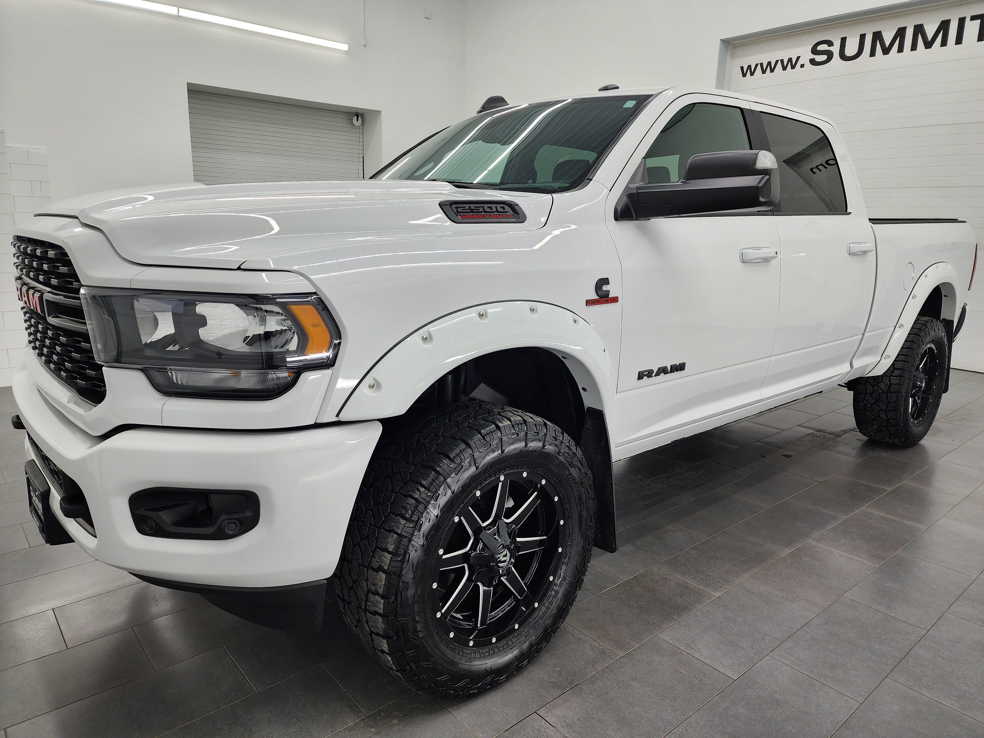 Used 2022 RAM 2500 Big Horn w/ Night Edition AWD/4WD image 7